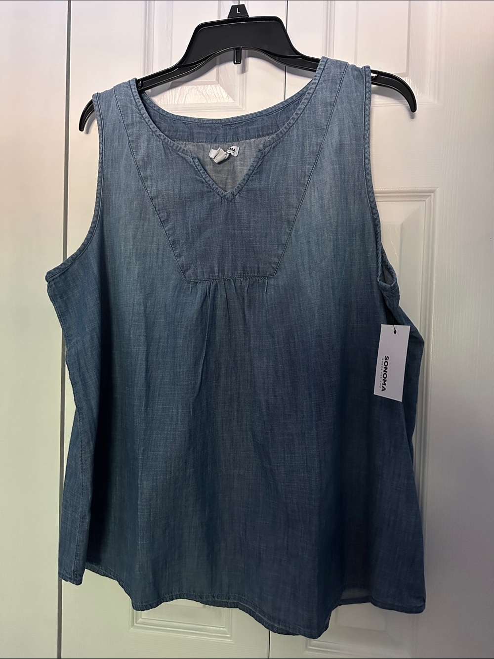 Sonoma Sleeveless Chambray Tank in Denim Blue